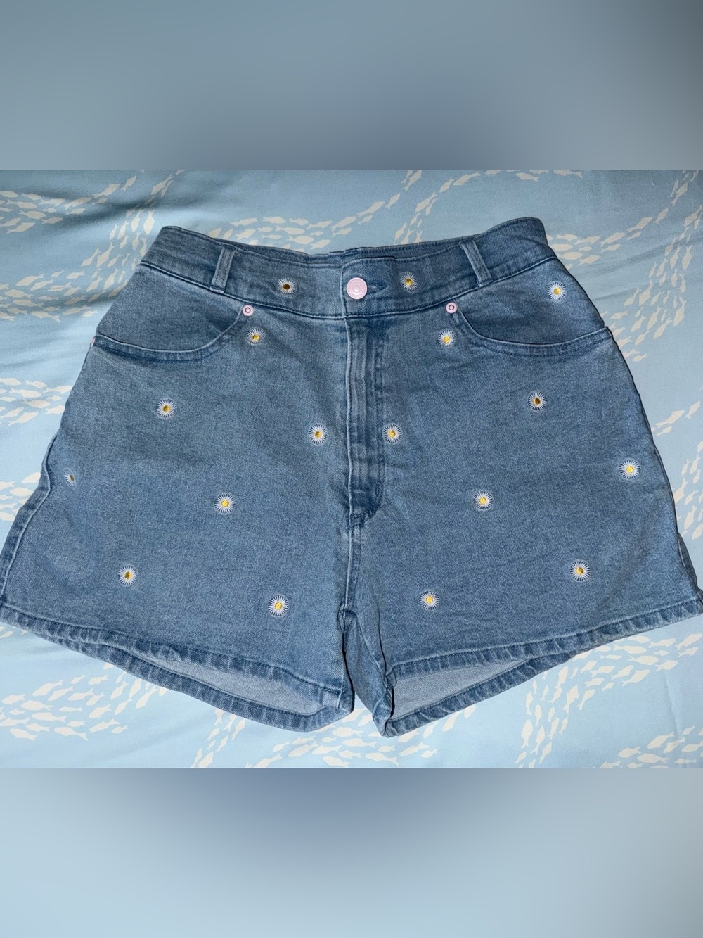 High-Rise Daisy Embroidered Denim Shorts - Blue